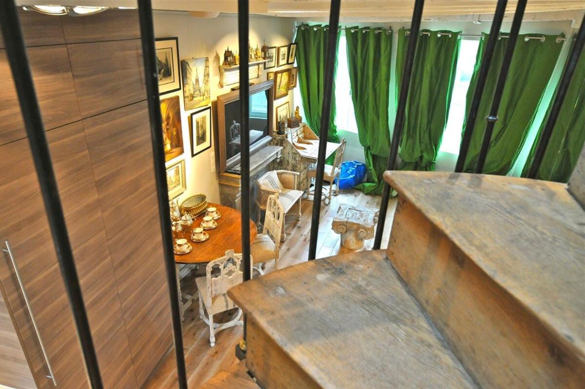 A Balcony On Notre Dame Appartement *