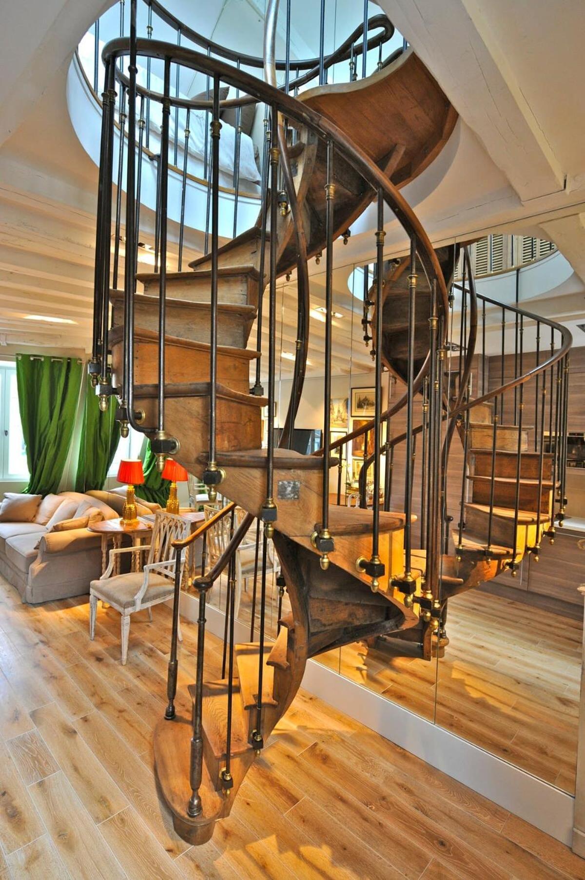 Appartement A Balcony On Notre Dame Parijs