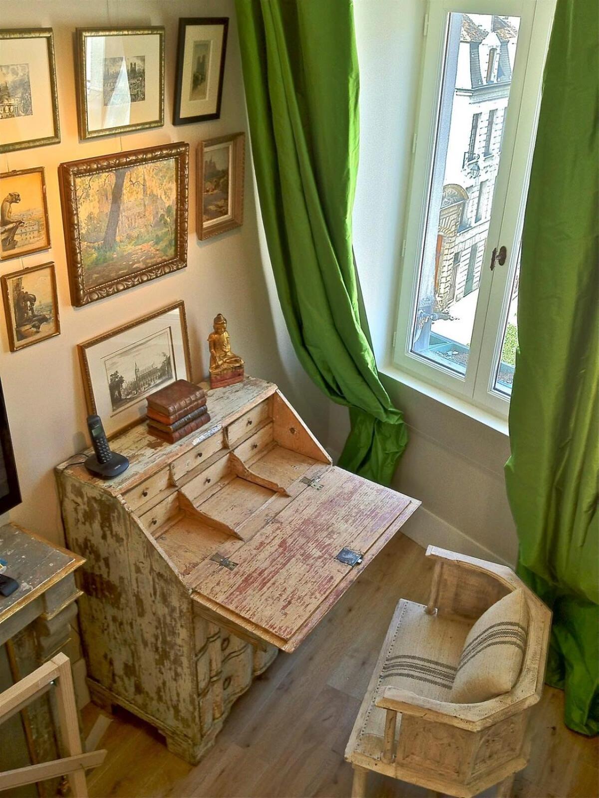 Appartement A Balcony On Notre Dame Parijs