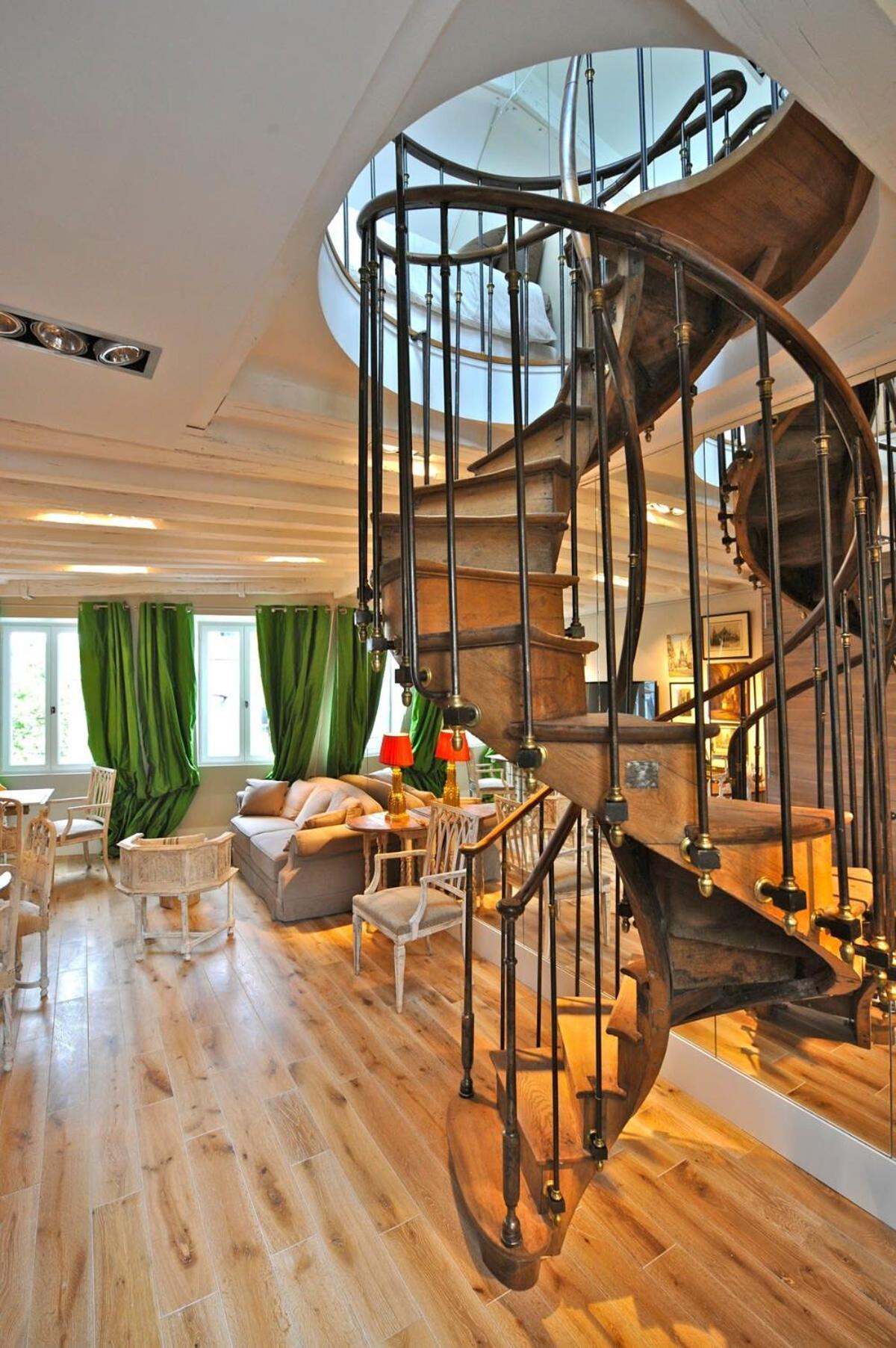 Appartement A Balcony On Notre Dame *